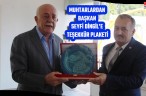 MUHTARLARDAN BAŞKAN SEYFİ DİNGİL’E TEŞEKKÜR PLAKETİ