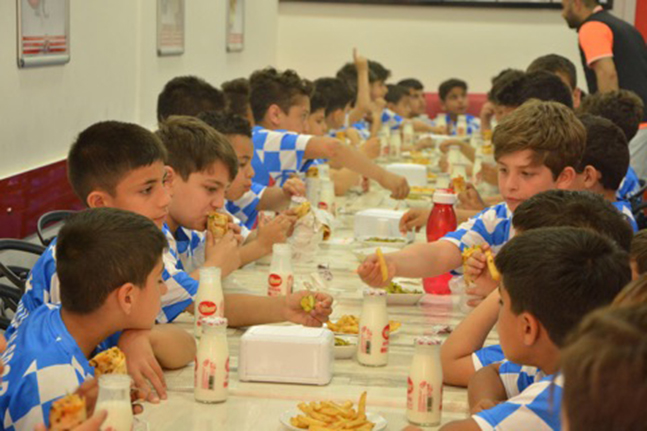 ASAŞ SPOR’UN YILDIZLARINDAN ANNELER GÜNÜ KUTLAMASI Hatay Yaşam Gazetesi