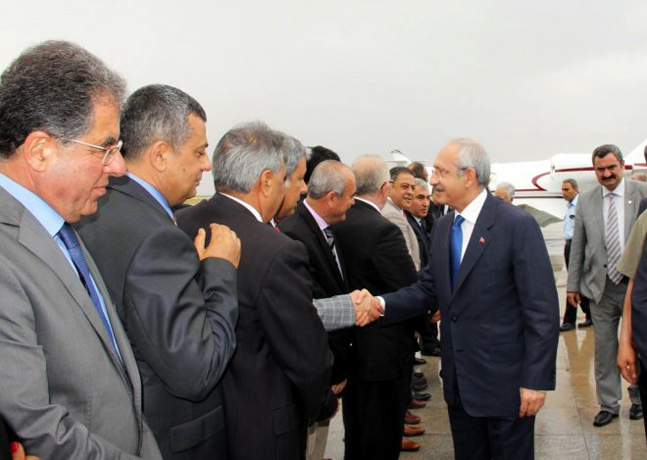 chp-lideri-kilicdaroglu-hatayda-IHA-20130513AW000297-1-t
