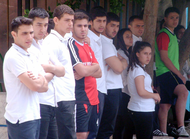 Yüzler gülmedi