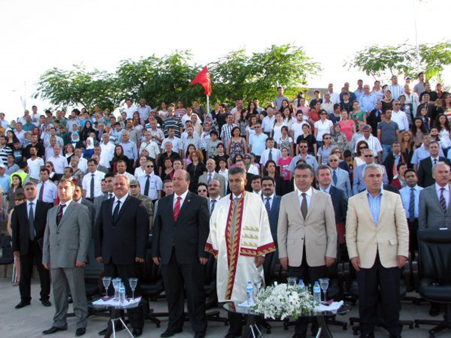 mkude-mezuniyet-coskusu-IHA-20120609AW000154-3-t