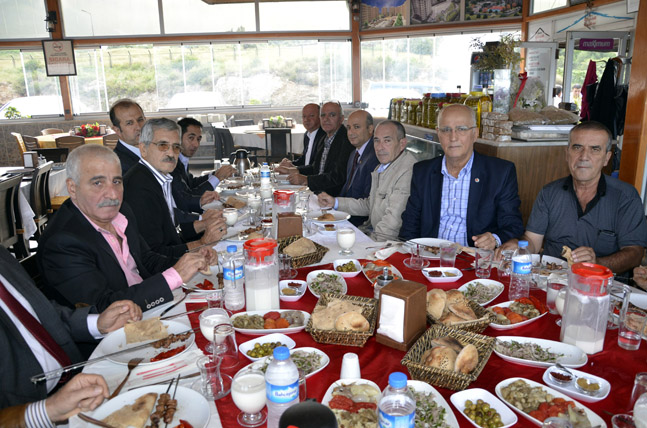 ESNAF ODA BAŞKANLARI GARİP ŞANDIRIN CİGER ZİYAFETİNE KATILDI (3)