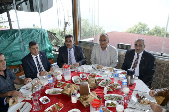 ESNAF ODA BAŞKANLARI GARİP ŞANDIRIN CİGER ZİYAFETİNE KATILDI (4)