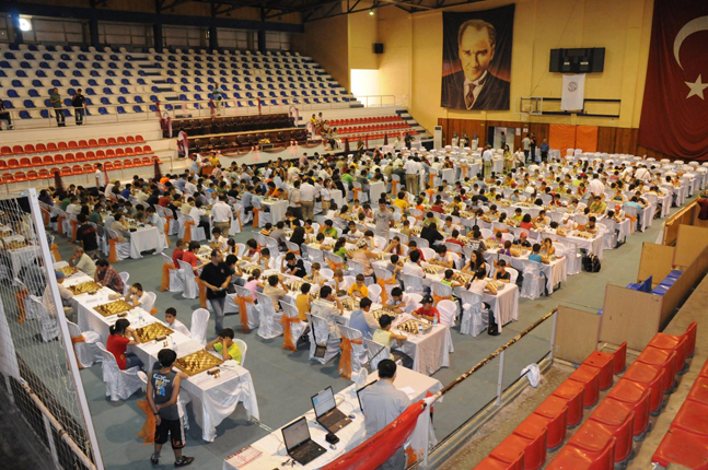 HBB'DEN ÇOCUKLARA SATRANÇ TURNUVASI(ARŞİV FOTO) (3)