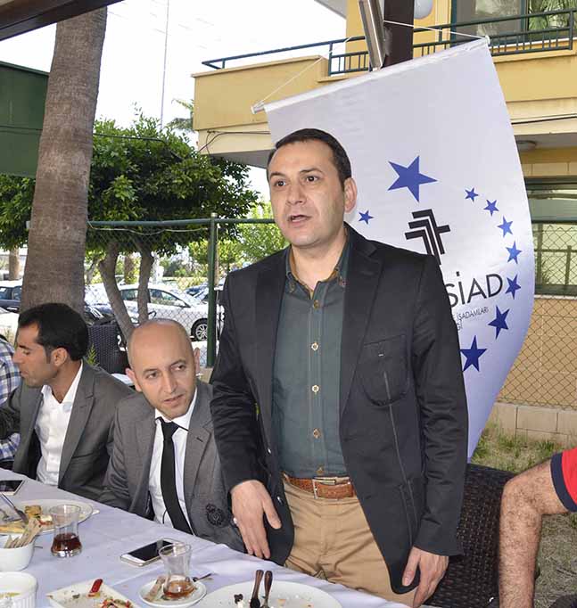 tümsiad üyeleri kahvaltıda bluşutu0