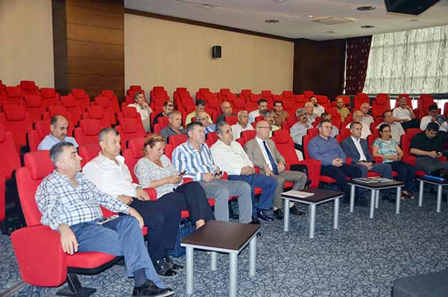 SGK MÜDÜRÜ BAL SUNUMU (2)