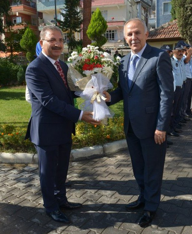 hatay-valisi-erdal-ata%27dan-baskan-kimyeci%27ye-ziyaret-4_631x768