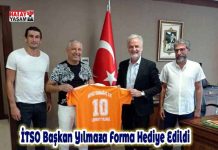 İTSO Başkan Yılmaza Forma Hediye Edildi