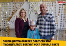 OKUMA YAZMA ÖĞRENEN ÖĞRENCİLERİNE MADALYALARINI BERİVAN HOCA GURURLA TAKTI