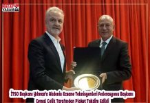 İTSO Başkanı Yılmaz’a Akdeniz Eczane Teknisyenleri Federasyonu Başkanı Cemal Çelik Tarafından Plaket Takdim Edildi